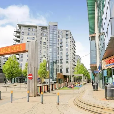 King Deluxe Large Space& Free Parking! No Balcony *