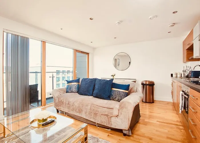 Apartamento King Deluxe Large Space& Free Parking! No Balcony