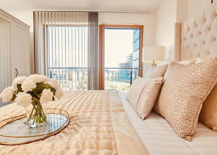 King Deluxe Large Space& Free Parking! No Balcony