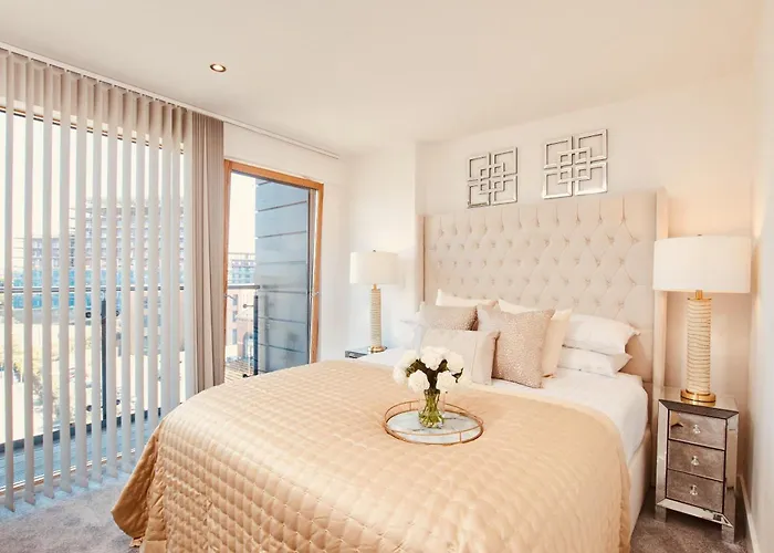 King Deluxe Large Space& Free Parking! No Balcony Apartamento