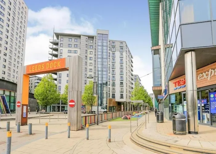 King Deluxe Large Space& Free Parking! No Balcony *