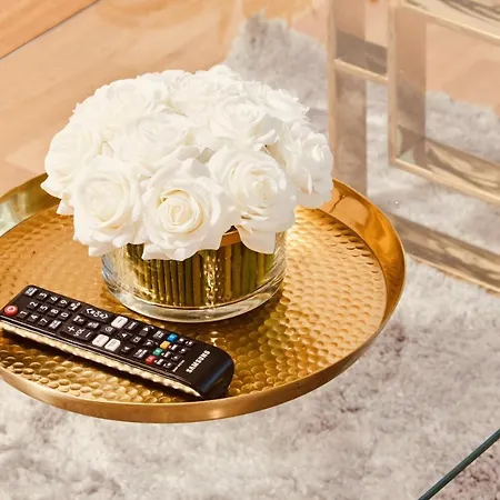 King Deluxe Large Space& Free Parking! No Balcony Apartament *