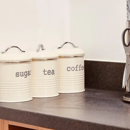 King Deluxe Large Space& Free Parking! No Balcony Apartament